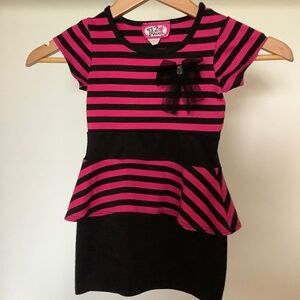 🍭5 For $25! 🍬  2 Princess size 4T dress